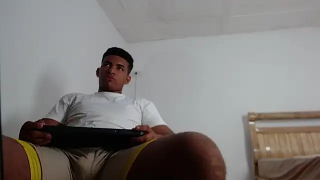 Snapshot of mathews___ chatting on December 2025 03:36:02 AM mathews online show from December 2025 03:36:02 AM