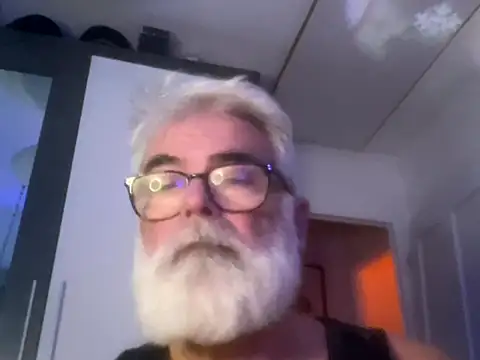 Snapshot of LeatherSdaddy chatting on November 2025 04:53:01 PM LeatherSdaddy online show from November 2025 04:53:01 PM