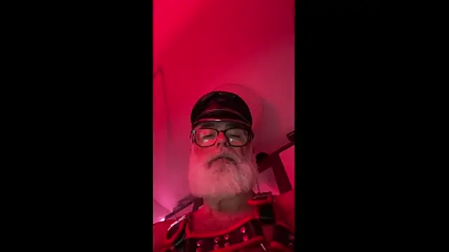 Snapshot of LeatherSdaddy chatting on November 2025 10:13:02 PM LeatherSdaddy online show from November 2025 10:13:02 PM