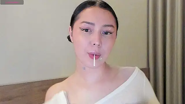 TongueLinn online show from November 2025 04:22:01 PM