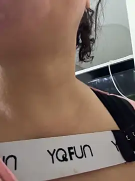 Snapshot of oo-shanshan chatting on February 2026 11:03:02 PM oo-shanshan online show from February 2026 11:03:02 PM