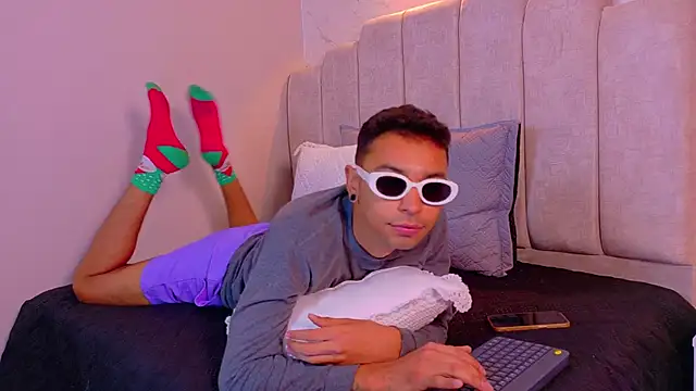 Snapshot of Imtavo chatting on November 2025 03:49:01 PM Imtavo online show from November 2025 03:49:01 PM