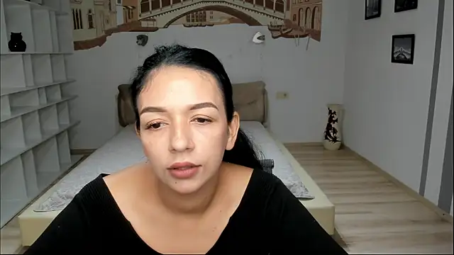 KarinaLees online show from November 2025 08:25:01 AM
