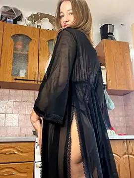 yourladyMary online show from November 2025 02:22:01 AM