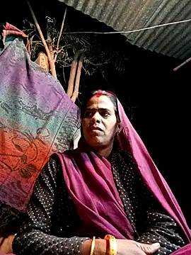 Snapshot of Neetujk chatting on November 2025 03:52:02 PM Neetujk online show from November 2025 03:52:02 PM