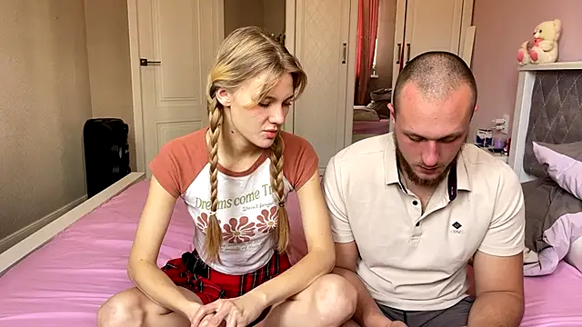 Daisy Couple online show from December 2025 09:14:01 AM