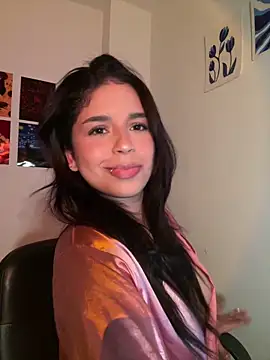 Snapshot of Dai_roosse chatting on April 2026 01:43:02 AM Dai roosse online show from April 2026 01:43:02 AM