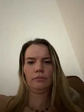 Snapshot of Cutebrowneyes_ chatting on January 2026 12:49:02 AM Cutebrowneyes online show from January 2026 12:49:02 AM