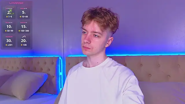 Snapshot of Paul_Holt chatting on December 2025 09:01:02 PM Paul Holt online show from December 2025 09:01:02 PM