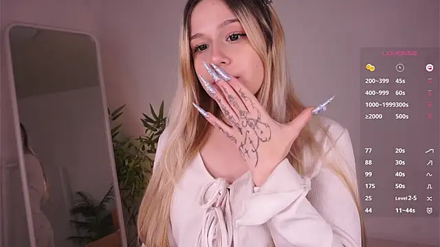 Snapshot of Love_audirs6 chatting on December 2025 12:43:01 PM Love audirs6 online show from December 2025 12:43:01 PM