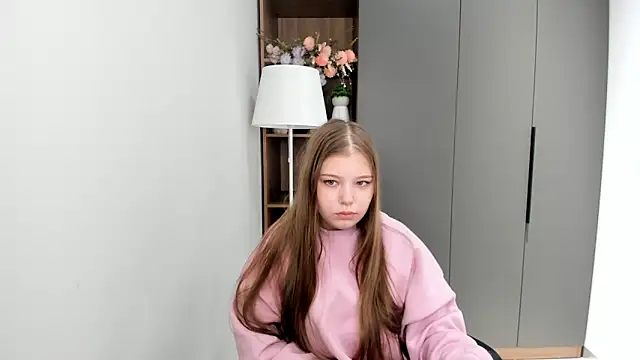 Snapshot of CruzMensch chatting on November 2025 09:19:02 AM CruzMensch online show from November 2025 09:19:02 AM