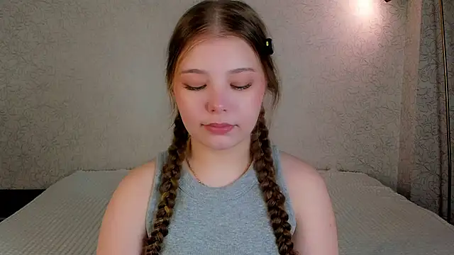 Snapshot of CruzMensch chatting on December 2025 01:49:02 PM CruzMensch online show from December 2025 01:49:02 PM