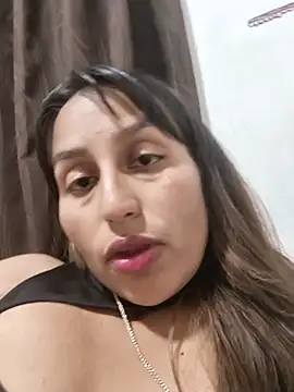 Snapshot of IsabellaaSwann chatting on November 2025 12:16:02 AM IsabellaaSwann online show from November 2025 12:16:02 AM