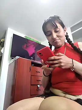 Snapshot of IsabellaaSwann chatting on November 2025 03:22:02 PM IsabellaaSwann online show from November 2025 03:22:02 PM