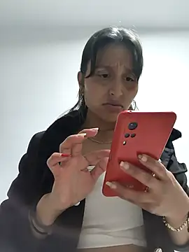 Snapshot of IsabellaaSwann chatting on November 2025 10:12:01 PM IsabellaaSwann online show from November 2025 10:12:01 PM