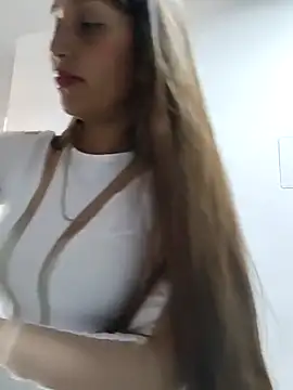 Snapshot of IsabellaaSwann chatting on December 2025 05:55:02 PM IsabellaaSwann online show from December 2025 05:55:02 PM