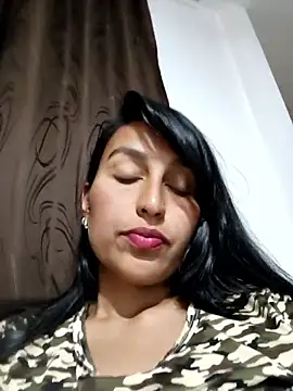 Snapshot of IsabellaaSwann chatting on December 2025 01:36:01 AM IsabellaaSwann online show from December 2025 01:36:01 AM