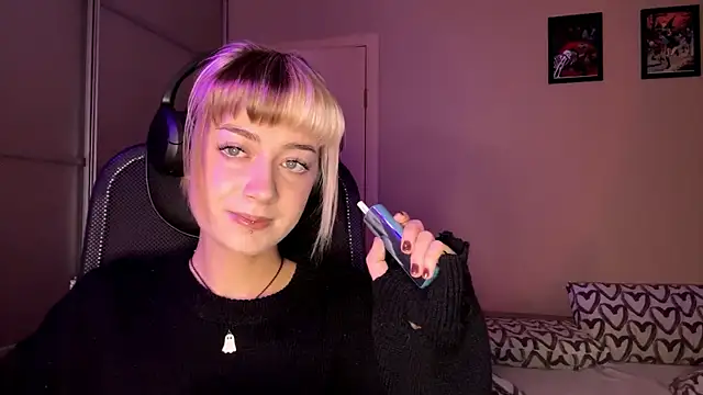 Snapshot of EmilySkyline chatting on November 2025 05:06:01 AM EmilySkyline online show from November 2025 05:06:01 AM