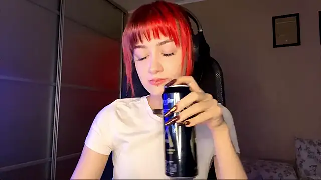 Snapshot of EmilySkyline chatting on December 2025 07:06:02 AM EmilySkyline online show from December 2025 07:06:02 AM