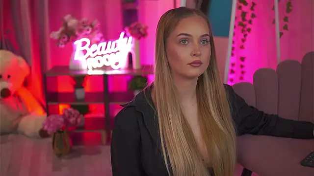 Snapshot of ElyssawetXX chatting on February 2026 07:44:02 PM ElyssawetXX online show from February 2026 07:44:02 PM