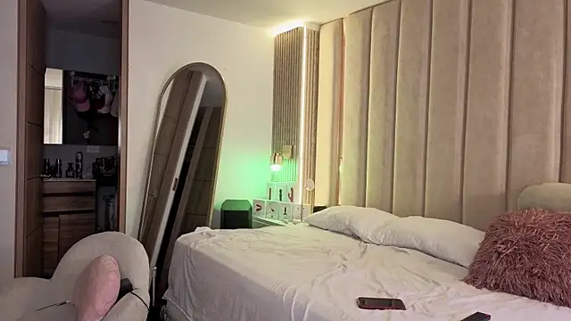 Snapshot of Iamnyxy chatting on December 2025 11:04:02 AM Iamnyxy online show from December 2025 11:04:02 AM