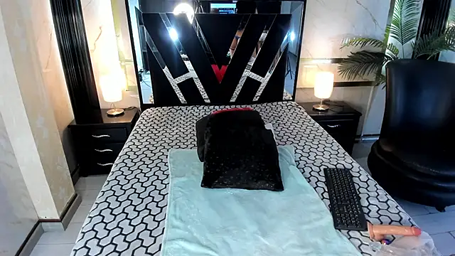 Snapshot of Lucy_Vegas chatting on December 2025 02:15:01 PM Lucy Vegas online show from December 2025 02:15:01 PM