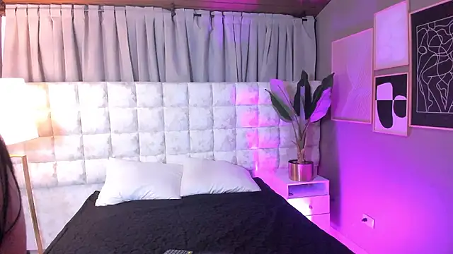 Atenea Velle online show from March 2026 01:14:01 PM