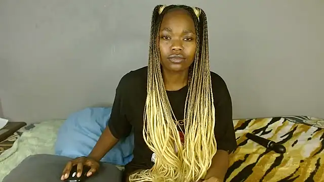 Snapshot of Monal1sah chatting on December 2025 05:40:02 PM Monal1sah online show from December 2025 05:40:02 PM