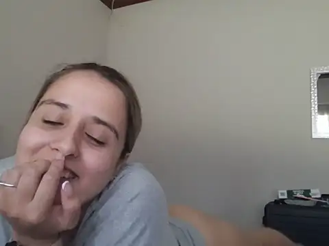 Snapshot of daddys_only_girl chatting on November 2025 08:35:01 AM daddys only girl online show from November 2025 08:35:01 AM