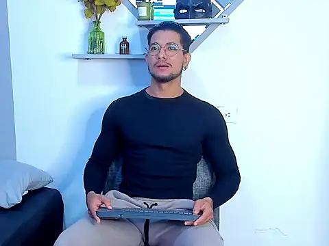 Nolan joness online show from May 2026 02:01:02 PM