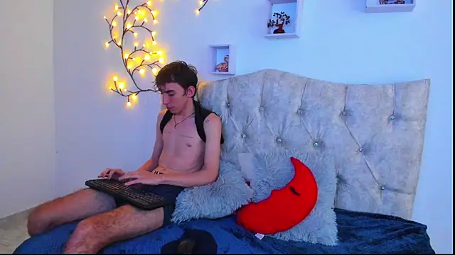 Snapshot of TerryGrace chatting on November 2025 06:45:01 PM TerryGrace online show from November 2025 06:45:01 PM