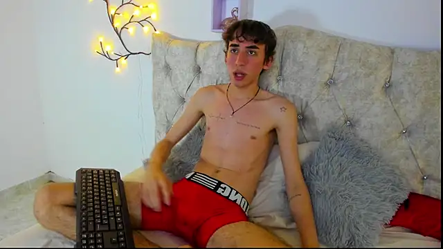 Snapshot of TerryGrace chatting on November 2025 08:18:01 PM TerryGrace online show from November 2025 08:18:01 PM