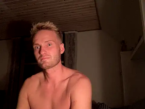 Snapshot of SUB-Blond chatting on November 2025 08:41:02 PM SUB-Blond online show from November 2025 08:41:02 PM