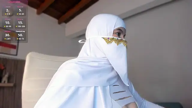 Snapshot of Hannaa_Dolly chatting on November 2025 03:01:02 AM Hannaa Dolly online show from November 2025 03:01:02 AM