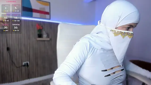 Snapshot of Hannaa_Dolly chatting on December 2025 02:52:01 AM Hannaa Dolly online show from December 2025 02:52:01 AM