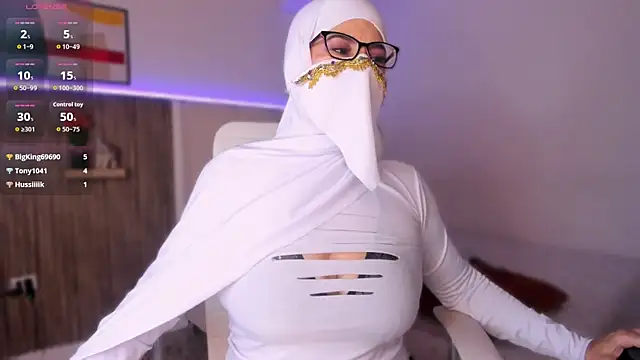 Snapshot of Hannaa_Dolly chatting on December 2025 03:00:01 AM Hannaa Dolly online show from December 2025 03:00:01 AM