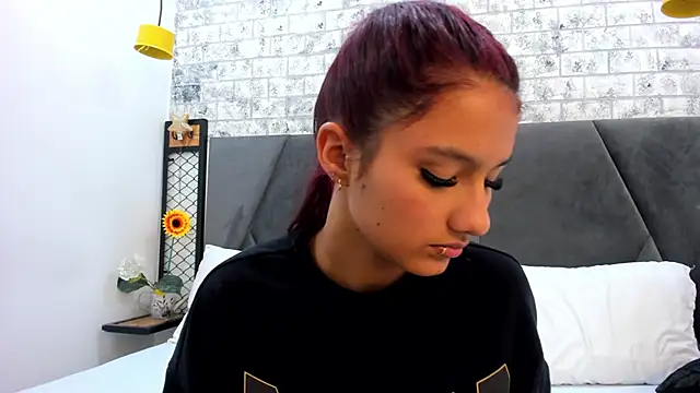 Snapshot of Maray_Lous chatting on November 2025 08:33:02 PM Maray Lous online show from November 2025 08:33:02 PM