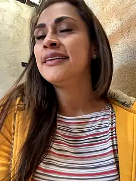 Snapshot of valeria_absurdah chatting on November 2025 07:39:02 PM valeria absurdah online show from November 2025 07:39:02 PM