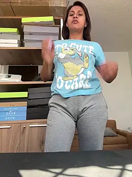 Snapshot of valeria_absurdah chatting on December 2025 06:17:01 PM valeria absurdah online show from December 2025 06:17:01 PM