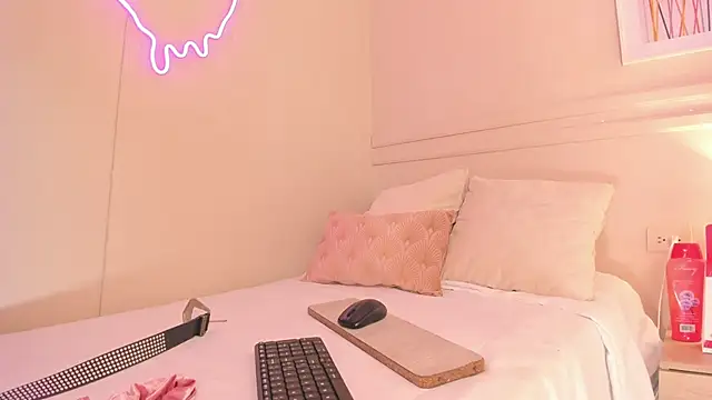 Snapshot of electra_a chatting on November 2025 03:18:02 PM electra a online show from November 2025 03:18:02 PM