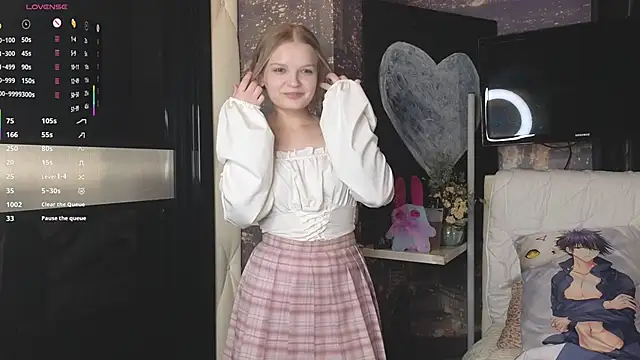 MicheleHonas online show from November 2025 08:36:02 PM