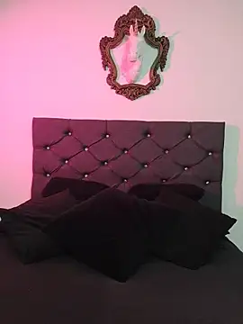 Snapshot of StephanieMadison chatting on November 2025 08:31:01 PM StephanieMadison online show from November 2025 08:31:01 PM