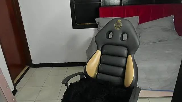 Snapshot of Belladonna_trix chatting on December 2025 08:14:01 PM Belladonna trix online show from December 2025 08:14:01 PM