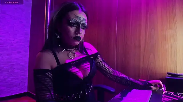 Snapshot of Belladonna_trix chatting on December 2025 08:14:02 PM Belladonna trix online show from December 2025 08:14:02 PM