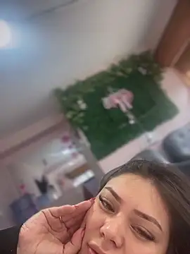 Snapshot of XIIMENA7 chatting on December 2025 04:35:02 PM XIIMENA7 online show from December 2025 04:35:02 PM