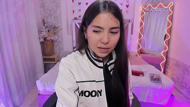 ISABELA TAY online show from March 2026 11:43:02 AM