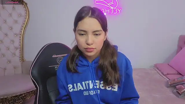 ISABELA TAY online show from May 2026 12:02:01 PM
