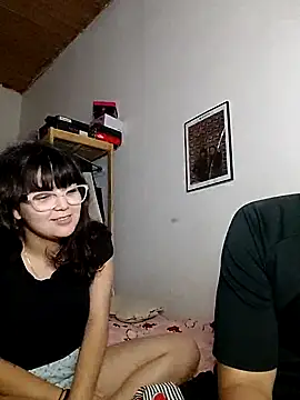 Snapshot of dulce_pareja chatting on November 2025 03:38:01 AM dulce pareja online show from November 2025 03:38:01 AM