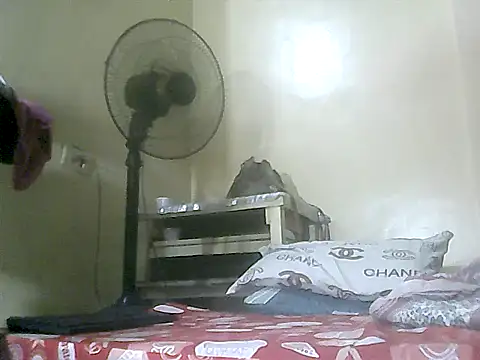 loriepinay46 online show from February 2026 06:37:02 PM