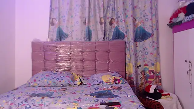 AishaOwens online show from December 2025 08:03:02 PM